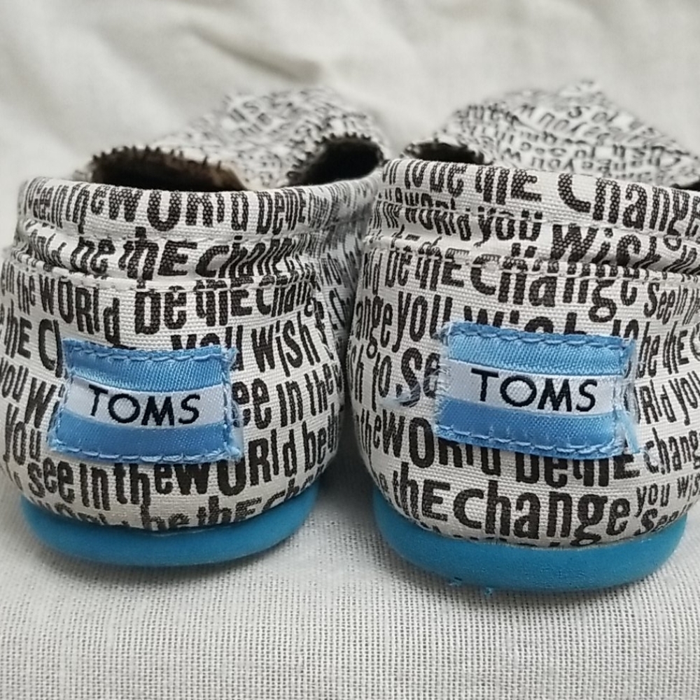 Toms "Be the Change You Wish to Be" Shoes - 7.5 - Picture 4 of 6